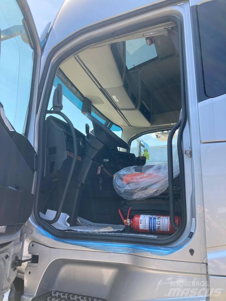 Volvo FH16-650 起重機卡車