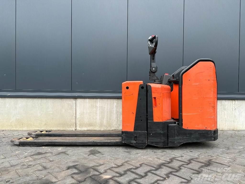 BT LPE200/8 行走控制式堆積機