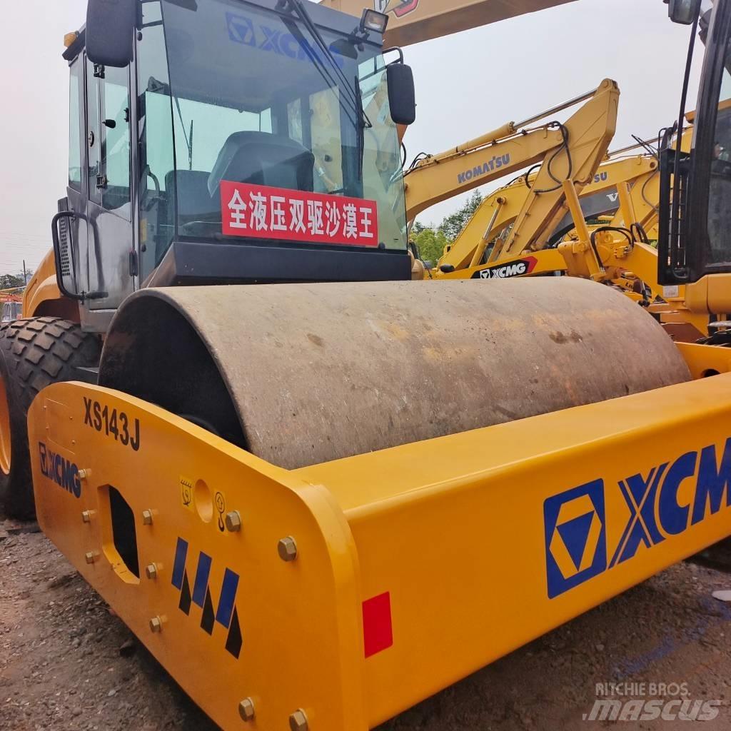 XCMG XS143J 單輪滾壓機