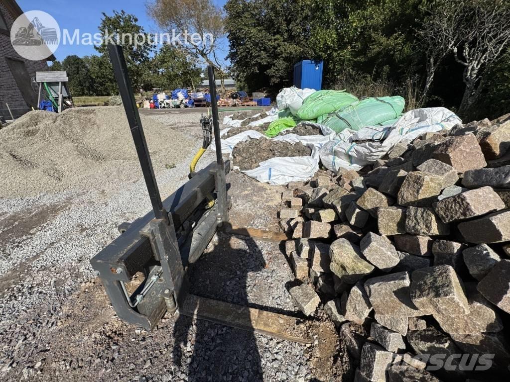 JCB 409 輪胎式裝載機