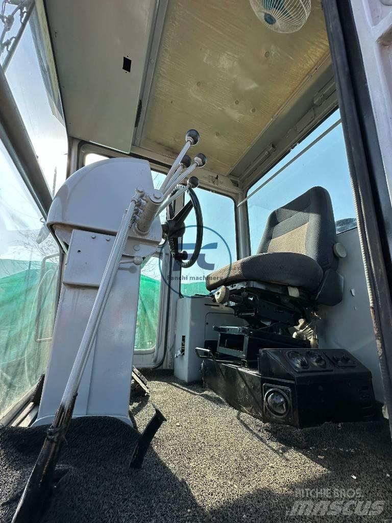 CAT 120 K 平土機