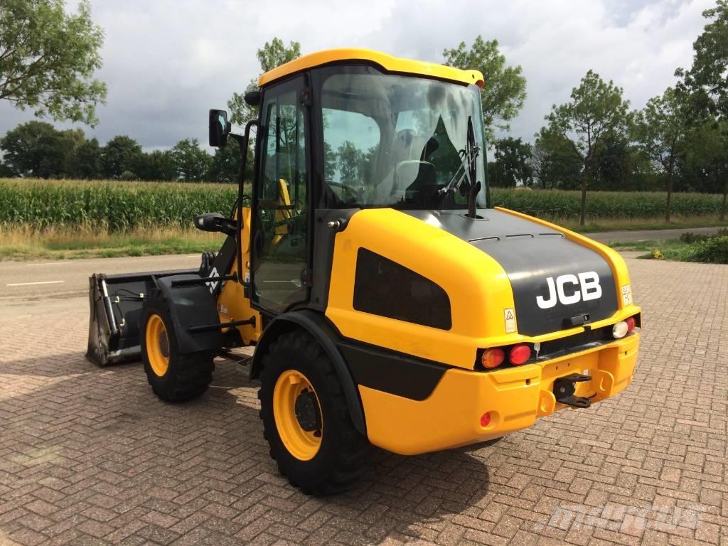 JCB 406 輪胎式裝載機