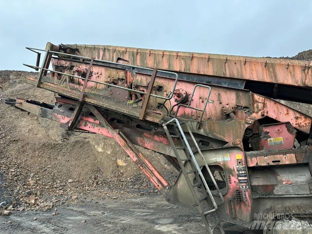 Sandvik QA 440 移動式篩選機