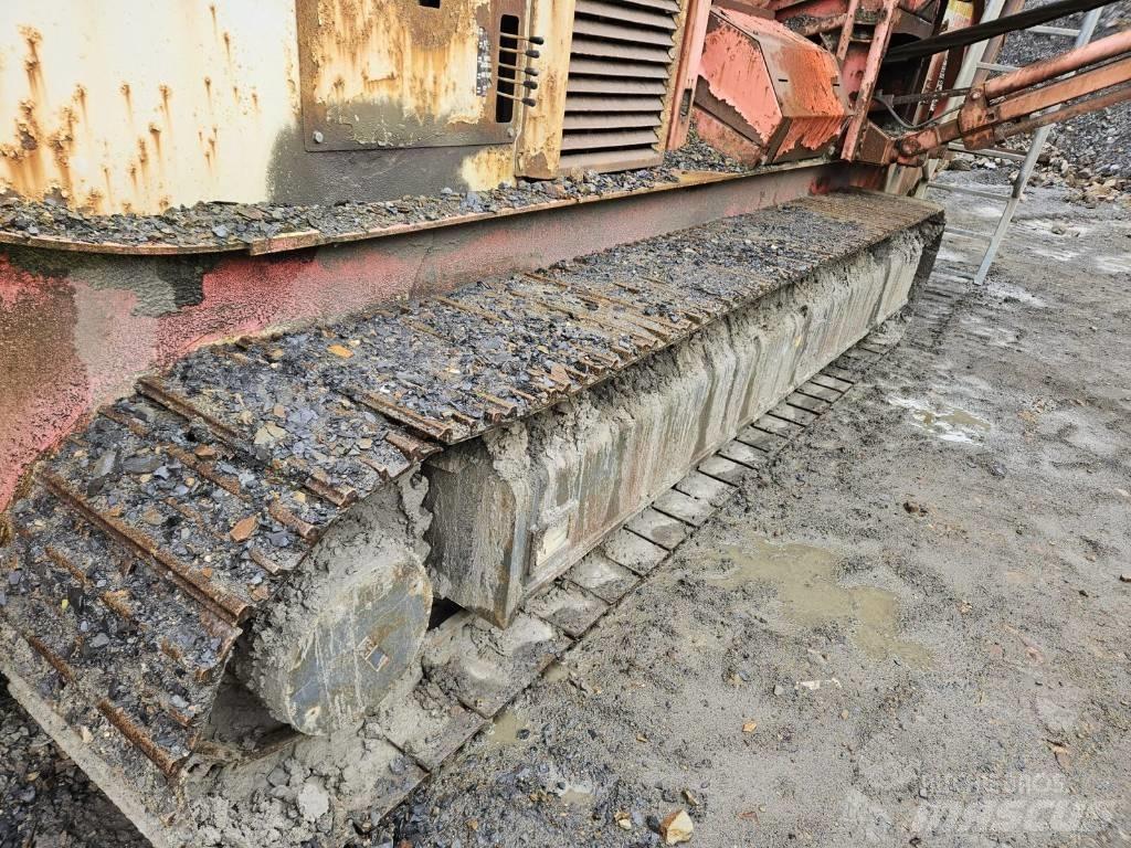 Sandvik QA 440 移動式篩選機