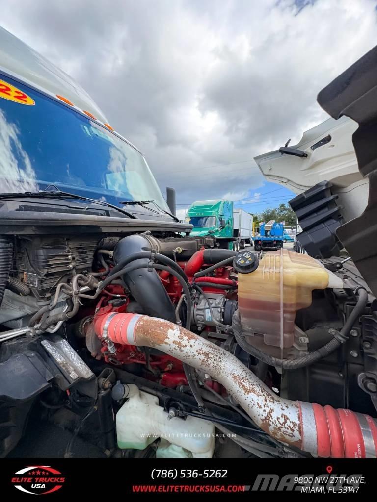 International LT 曳引機組件