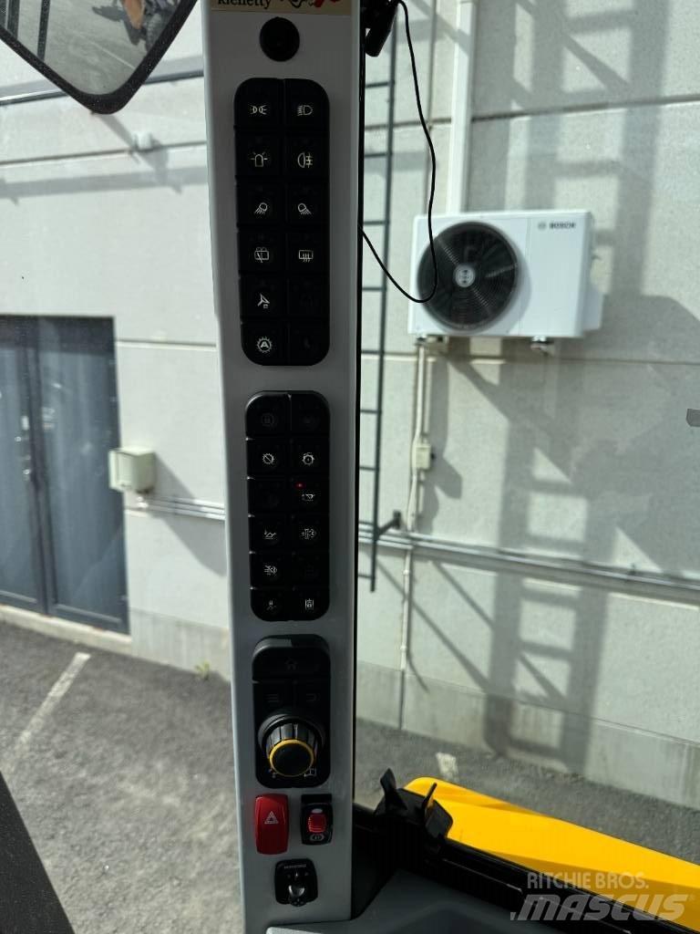 JCB 417 輪胎式裝載機