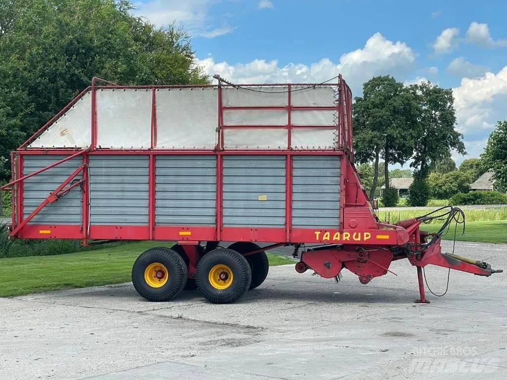 Taarup 1030 自走式飼料採集機
