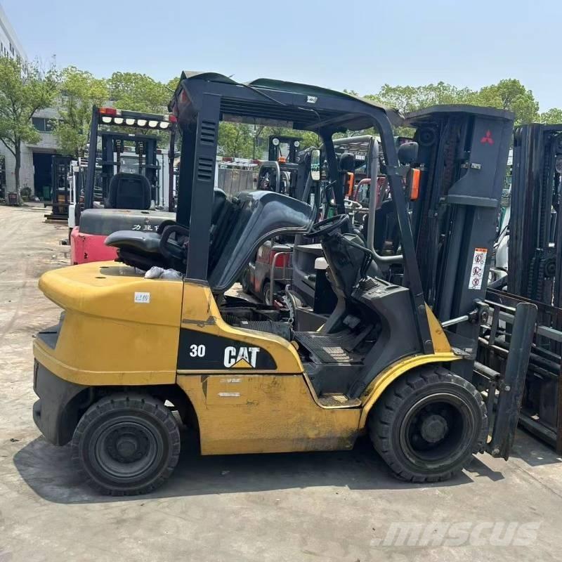 CAT 30 柴油卡車