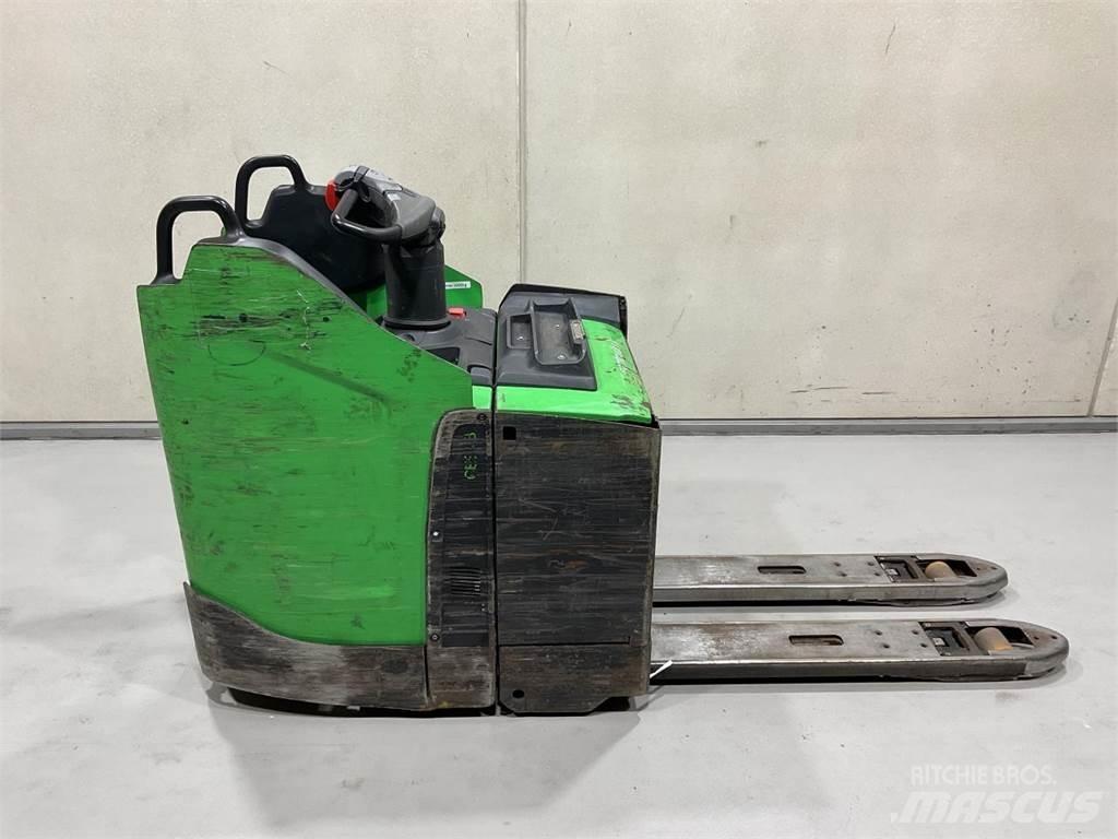 Cesab P320 平台型低架升降機
