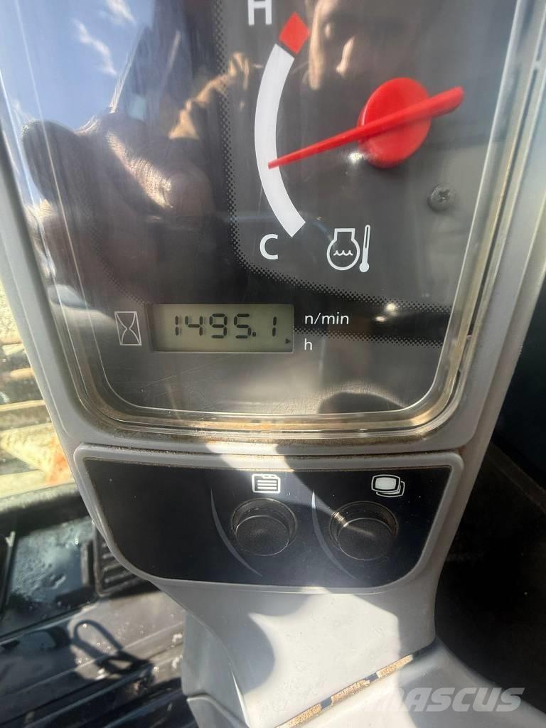 Kubota U 27 小型挖土機/掘鑿機<7t(小型挖掘機)