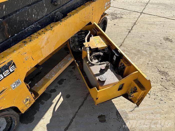 JCB S2032E 剪式升降機