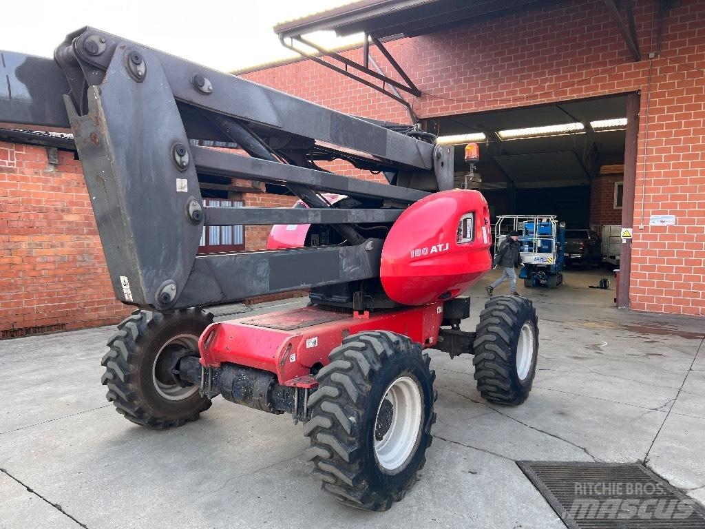 Manitou 180 ATJ 曲臂高空作業車