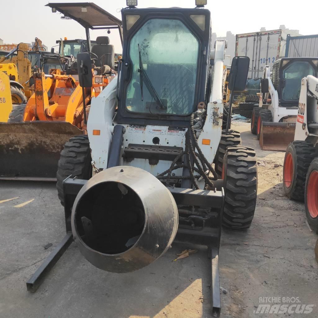 Bobcat S300 滑移轉向裝載機