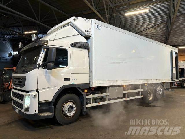 Volvo FM13 6x2 貨箱式卡車