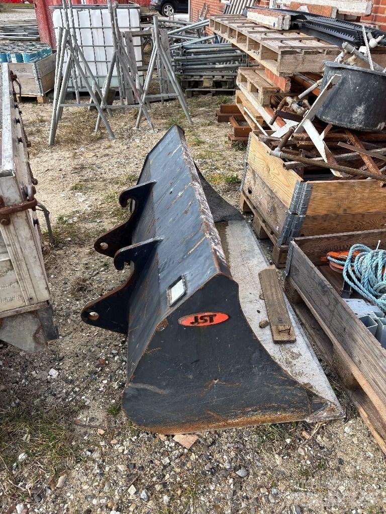 Kubota 4815 伸縮臂操作車