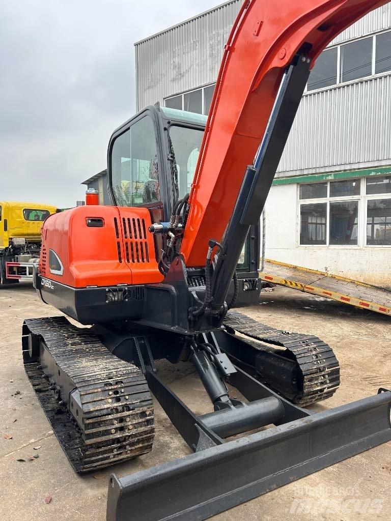 Doosan DX 60 小型挖土機/掘鑿機<7t(小型挖掘機)