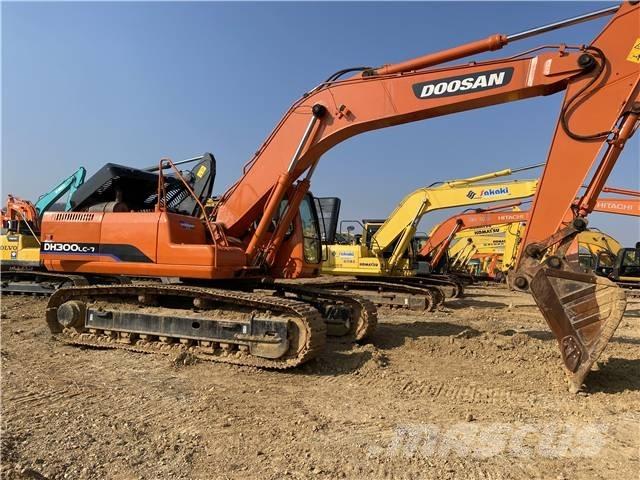 Doosan DH 300 履帶式 挖土機/掘鑿機/挖掘機
