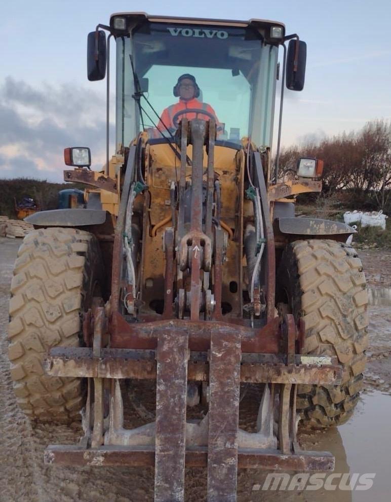 Volvo A70F 輪胎式裝載機