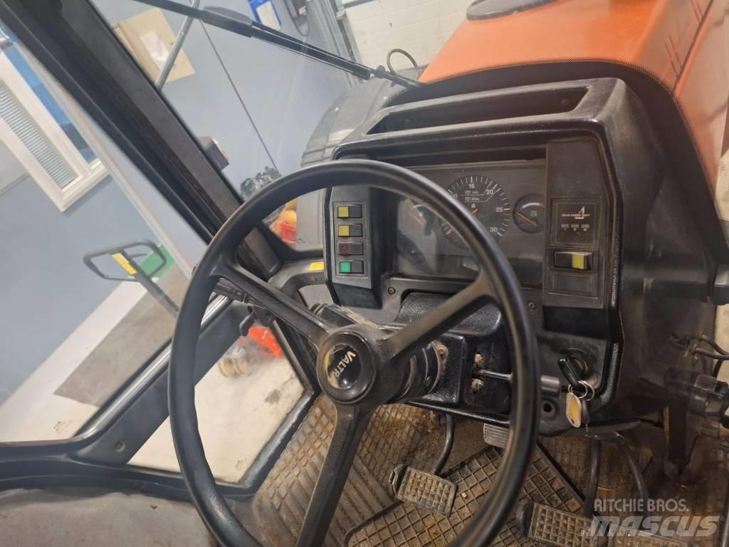Valtra Valmet 8100E 曳引機