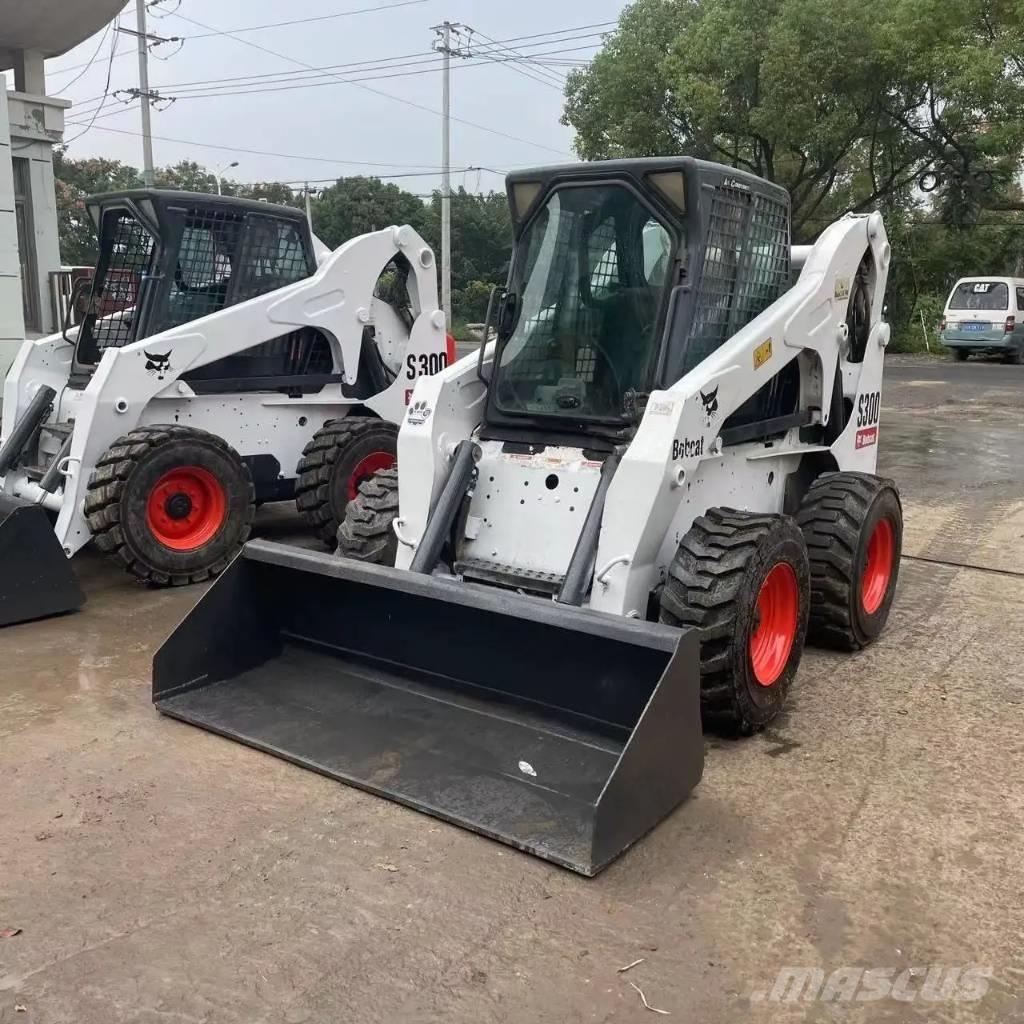 Bobcat S300 滑移轉向裝載機