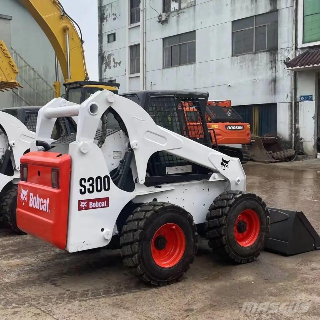 Bobcat S300 滑移轉向裝載機