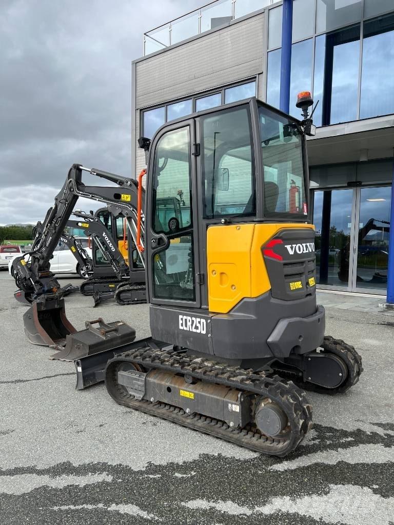 Volvo ECR 25 D 小型挖土機/掘鑿機<7t(小型挖掘機)