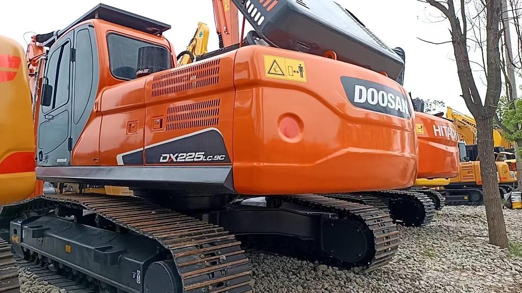 Doosan DX 225 LC 履帶式 挖土機/掘鑿機/挖掘機