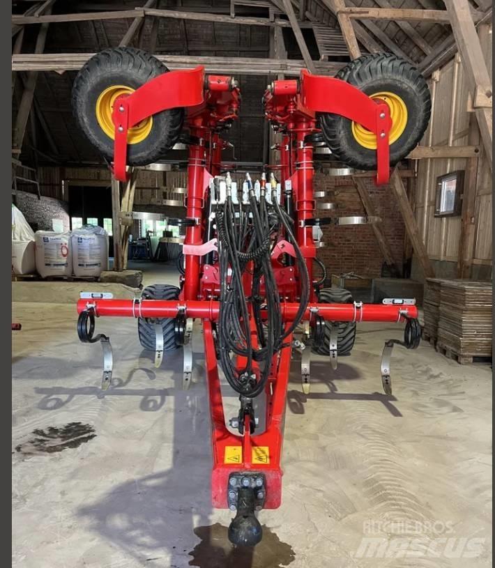 Väderstad Swift 560 中耕管理機