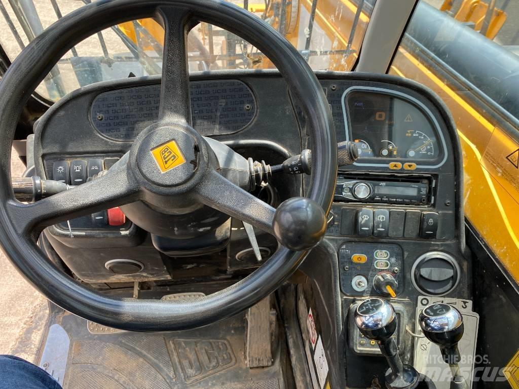 JCB 535-140 Hiviz 伸縮臂操作車