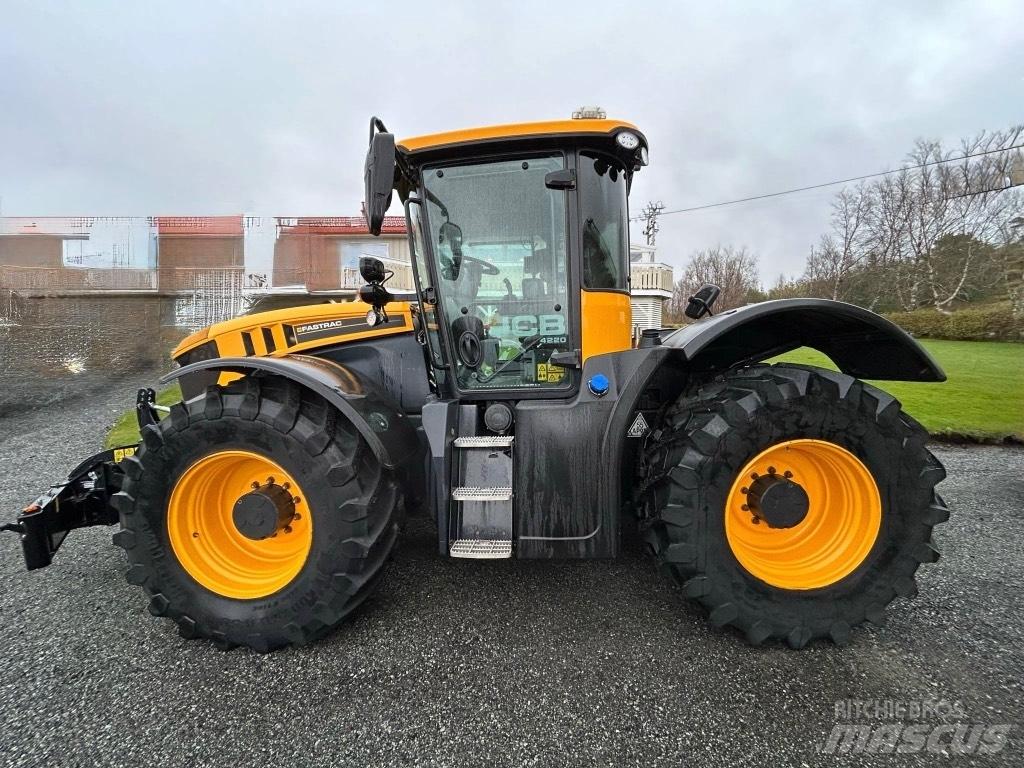 JCB 4220 FASTRAC 曳引機
