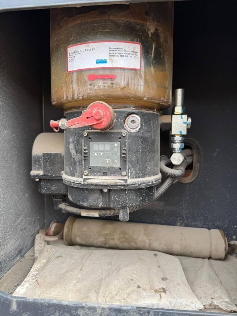 Sandvik QJ 241 移動式壓碎機