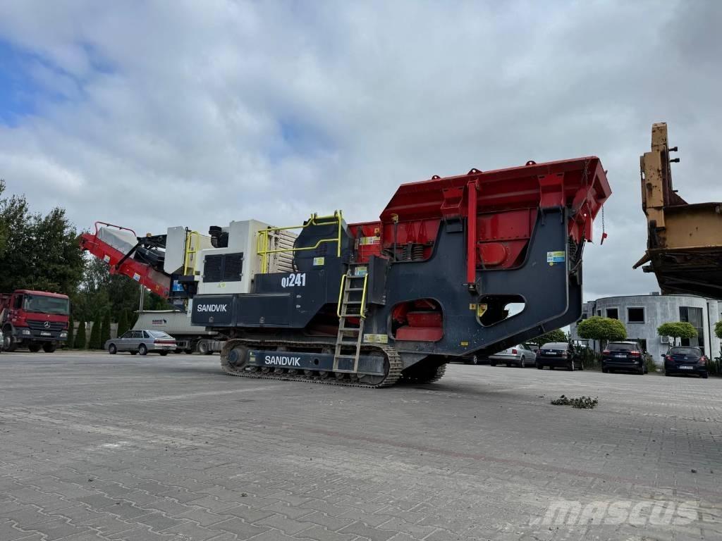 Sandvik QJ 241 移動式壓碎機