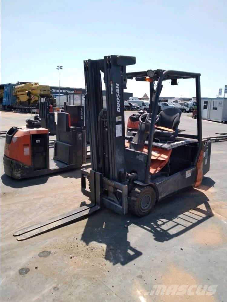 Doosan B 18 T-7 電動堆高機