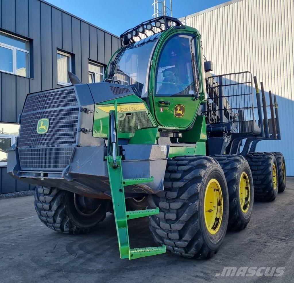 John Deere 1010 G 集運機