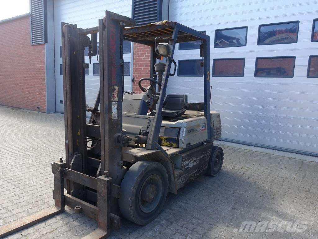 Komatsu FD 20-11 柴油卡車