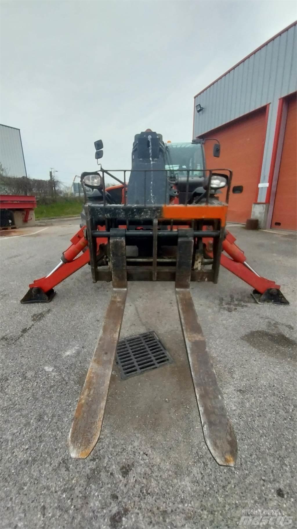 Manitou MT1440 伸縮臂操作車