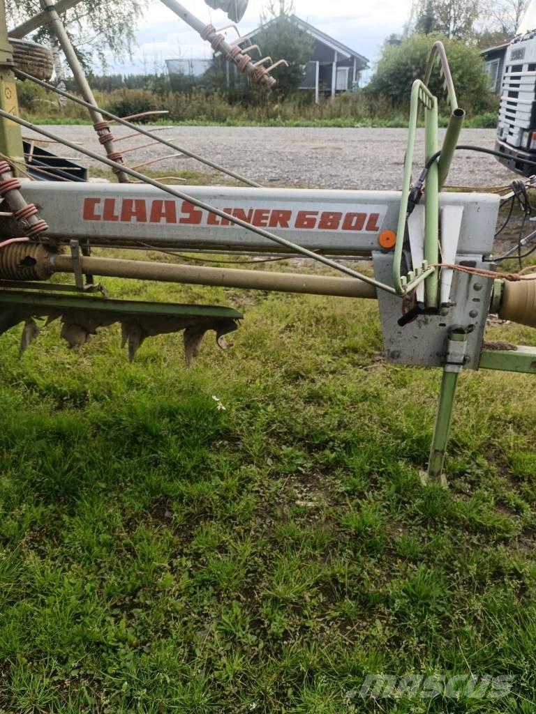 CLAAS Liner 680 堆草機