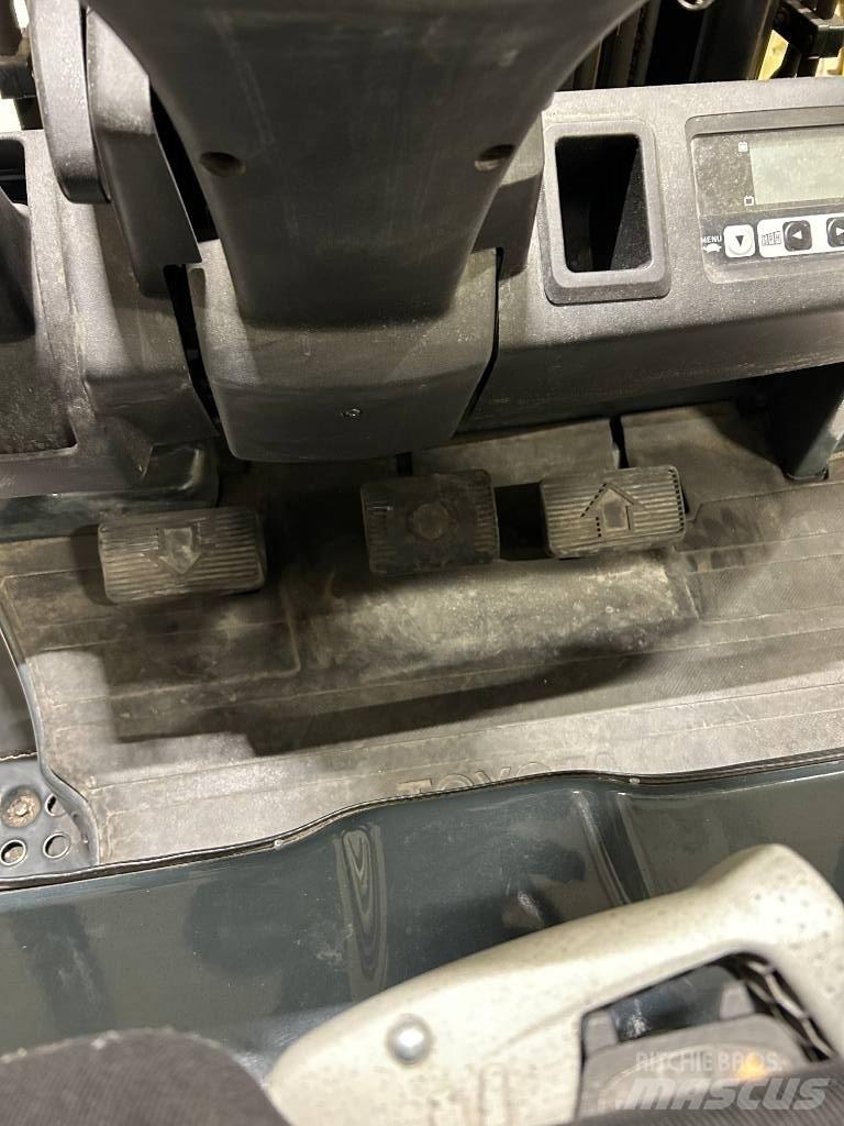 Toyota 8 FBEKT 16 電動堆高機