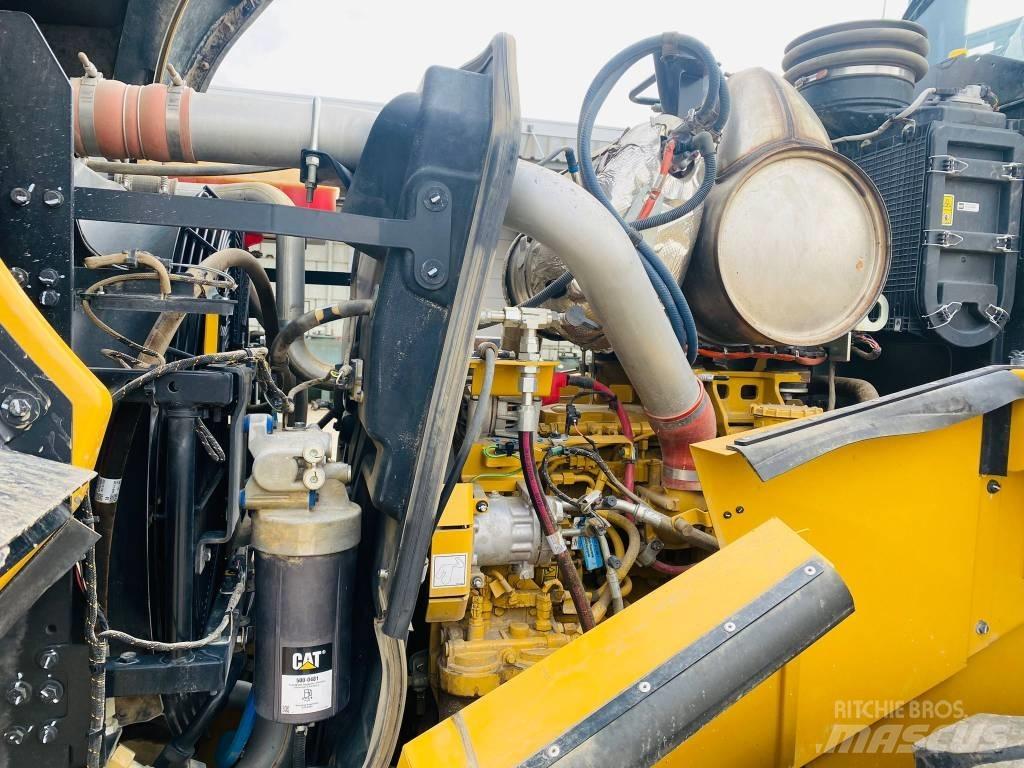CAT 972 輪胎式裝載機