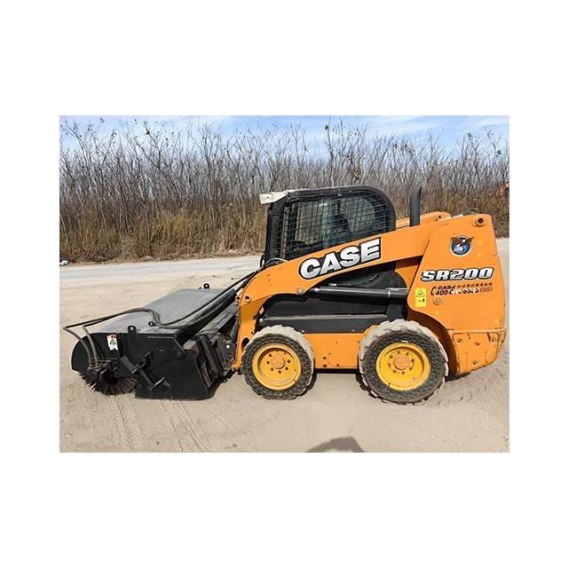 CASE SR 200 滑移轉向裝載機