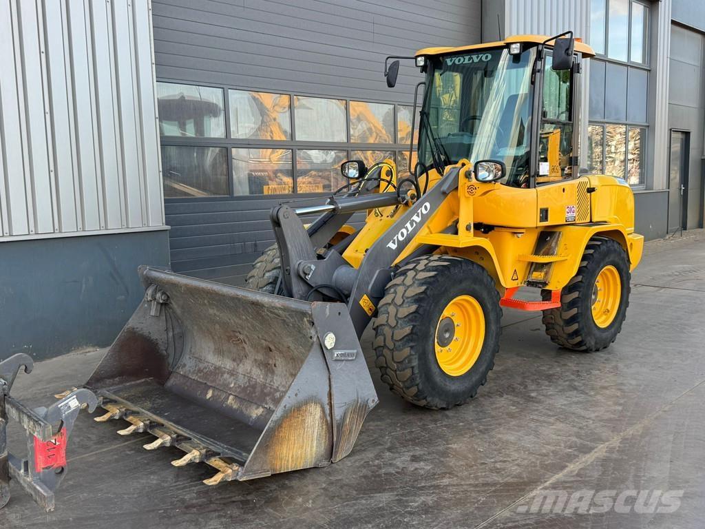 Volvo L30G 輪胎式裝載機