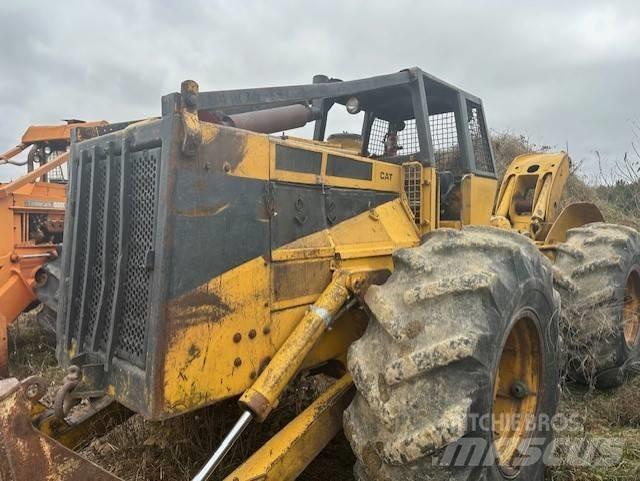 CAT 528 集材機