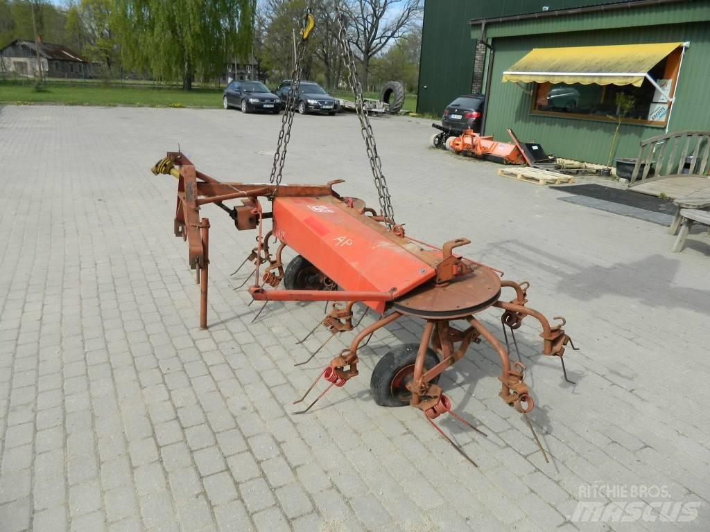 JF CR 320 耙與翻草機