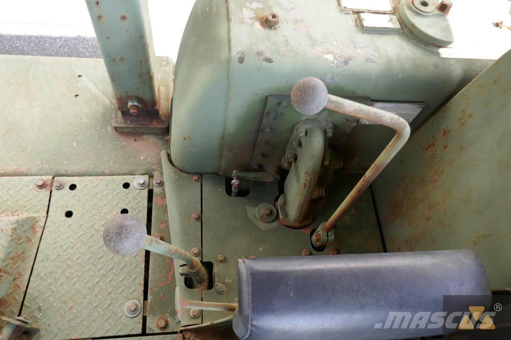 CAT D7F Ex-army 履帶推土機