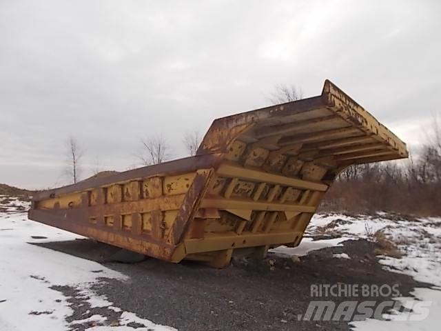 CAT 777B 剛性傾卸卡車