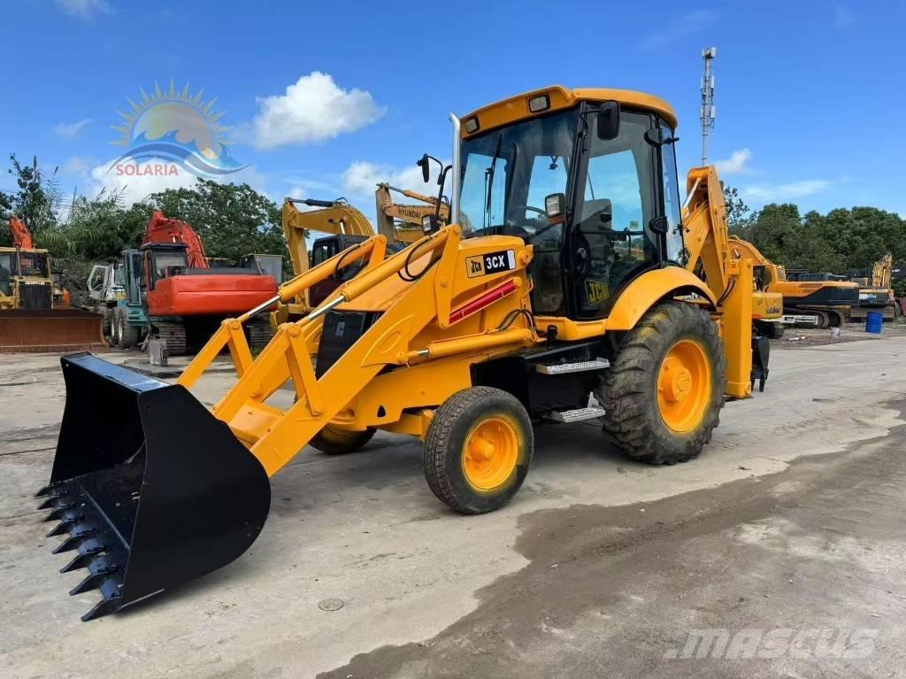 JCB 3CX 反鏟裝載機
