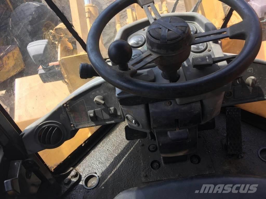 CAT 938 F 輪胎式裝載機