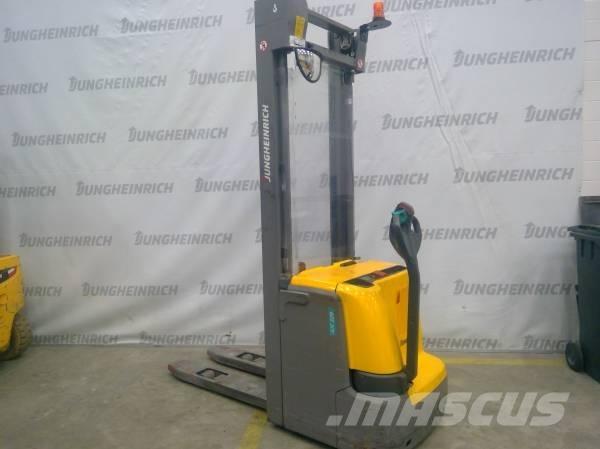 Jungheinrich EJC 220 行走控制式堆積機