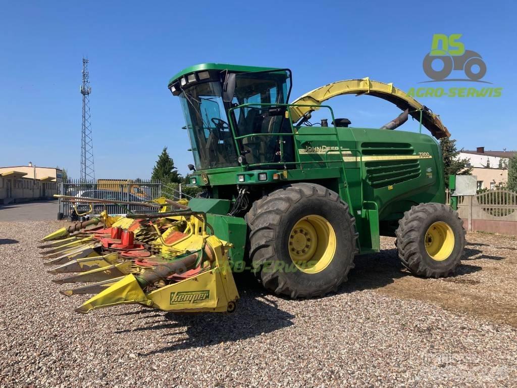 John Deere 7300 自走式飼料採集機
