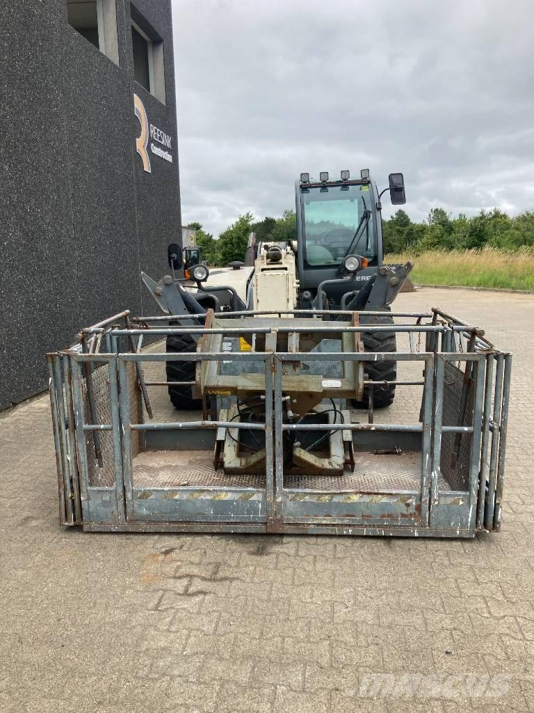 Terex 3713 伸縮臂操作車